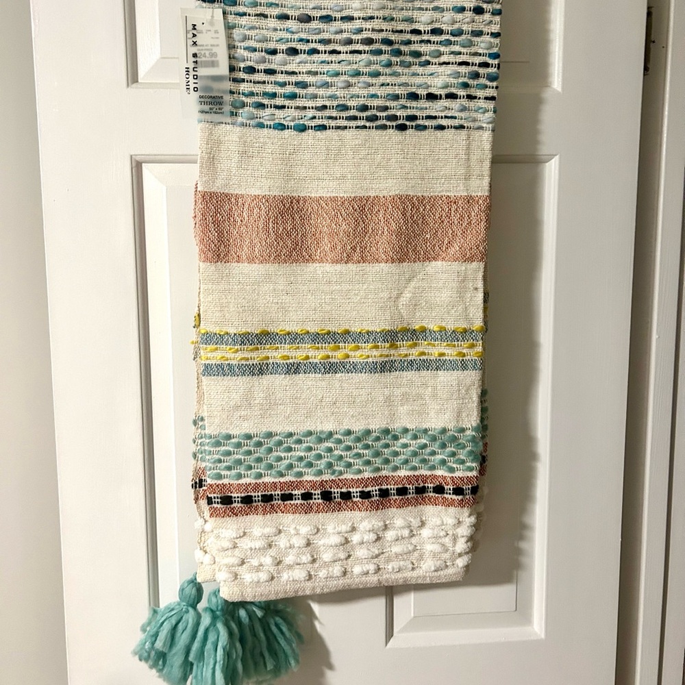Max Studio Home decorative throw blanket 50 x 70 in NWT
